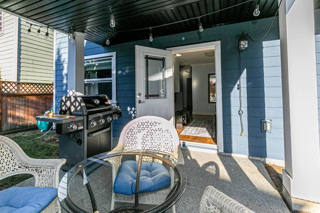 Great 1-bedroom Near Downtown Langford Victoria